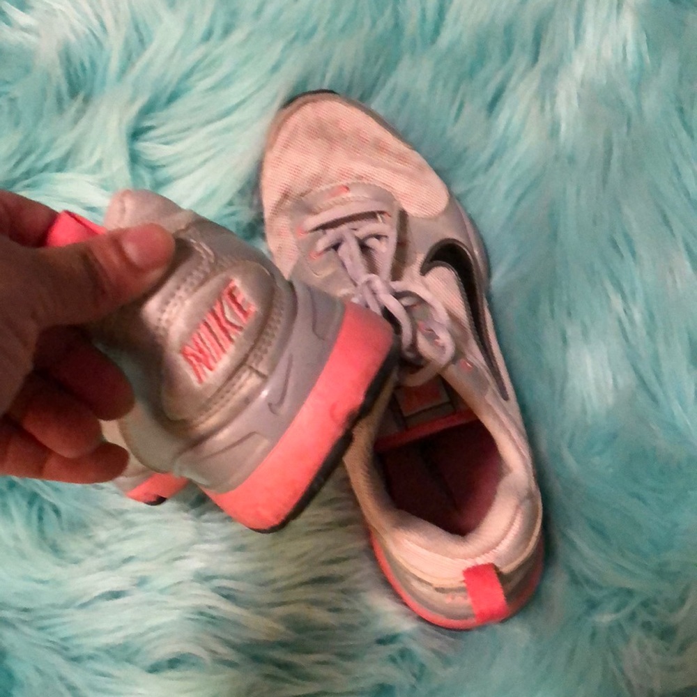 Shoes - Picture 2 of 3